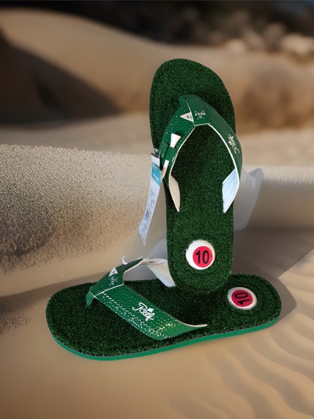 Reef Men’s Size 10 Mulligan II flip-flop sandals. Green/ White. New with Tags